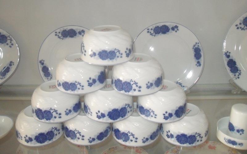 景德镇陶瓷厂主要加工销售系列颜色釉礼品杯,广告杯.